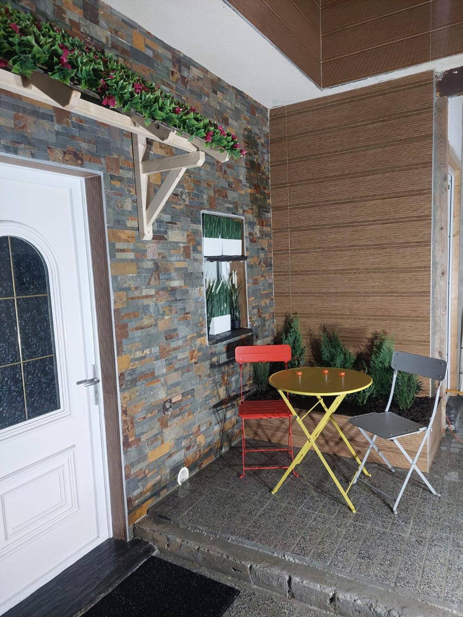 Paris-Julesverne-Bienvenue-Terrasse-Netflix Pantin Extérieur photo